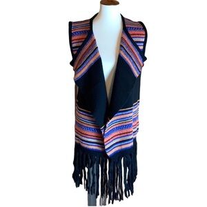 Sweater vest with multicolor stripes and fringe